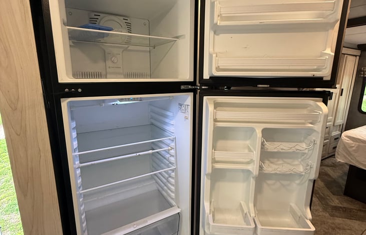 12.1 Cubic foot 12V Fridge and freezer.