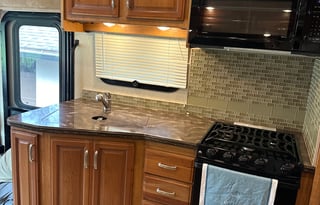 2015 Fleetwood RV Bounder 33C