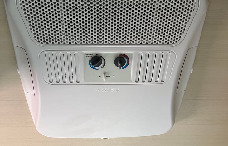 State of the art A/C & Heating System (on ceiling.)