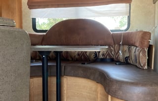 2011 Coachmen RV Freelander 21QB  Ford 350