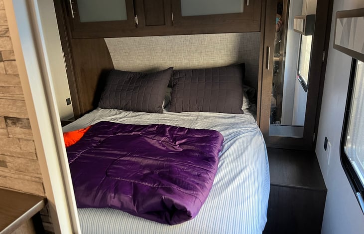 Private front bedroom with queen size bed