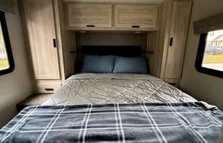 Sunseeker 2850LE | StarLink WiFi • Pet-Friendly