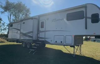 Family Friendly Bunk House- Highland Roamer 364BHS