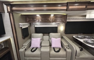 Five-Star Desert Oasis on Wheels!