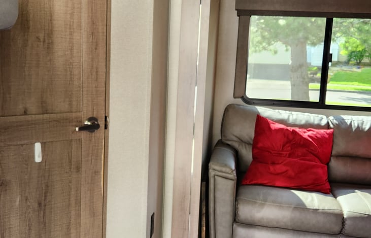 Bathroom door, Slide out with sofa