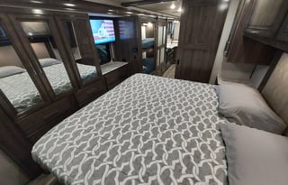 2021 Holiday Rambler Admiral 34J Bunkhouse
