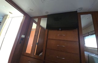 Pet friendly, smoke free, "The War Wagon"