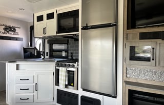 Amazing Bunkhouse, Outside Kitchen, Fireplace