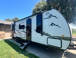 Forest River RV Cherokee Grey Wolf Black Label 23DBHBL