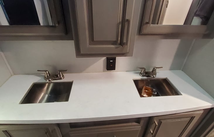 Double bathroom sink