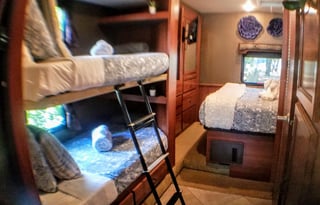 Mandala House on Wheels HR Admiral 32ft.