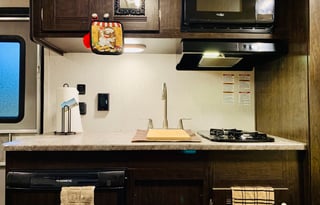 2019 Heartland Pioneer **NO LIMIT TOWING MILES!**