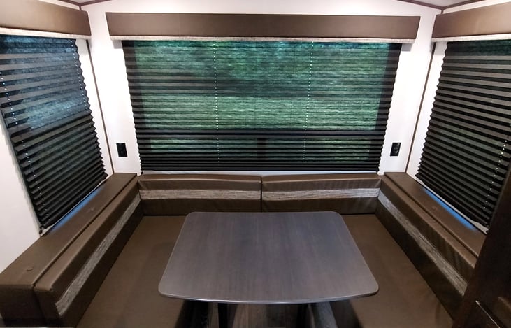 Interior - Dining Room, Table Configuration