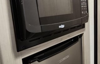 Sleeps 5 With an Electric Fireplace/coffee Maker