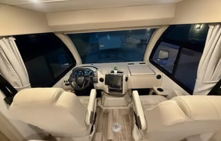 2025 Thor Motorcoach Vegas *New + Wi-Fi Enabled*