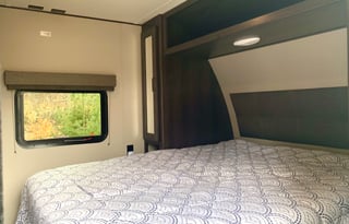 Camp in luxury! Sleeps 6 - 9