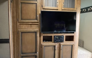 Steve and Candis ReZerve 5th Wheel Bunkhouse