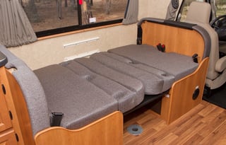 Easy to Drive 2017 Thor Motor Coach Majestic 28A