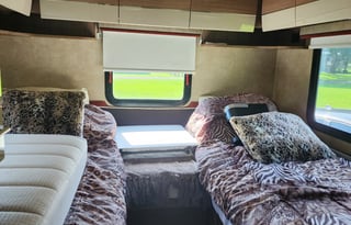 Mercedes Couples Escape