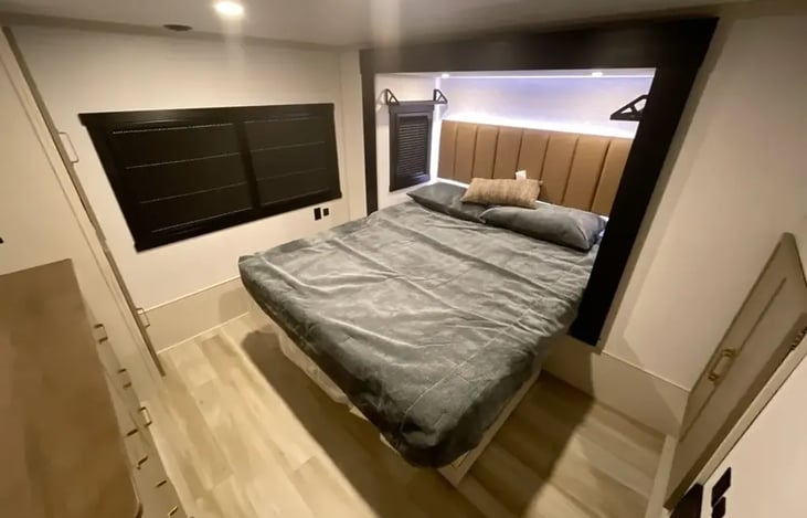 King size master bedroom