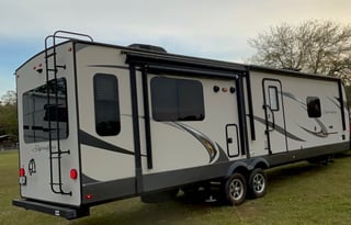 Beautiful Forest River Rockwood - Sleeps 4