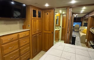 Fleetwood Discovery 40G – Travel in Style