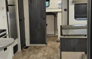 6 beds, pet friendly bunk house 2022 Hideout