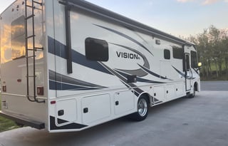 2022 Entegra Coach Vision XL 34G