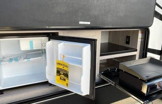 2022 Sundance 294BH 2 bedroom sleeps 10