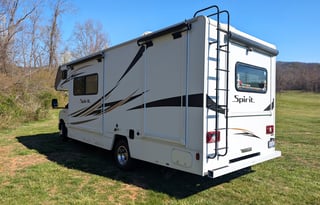 Winnebago Spirit | Cozy Class C RV with 3 slides