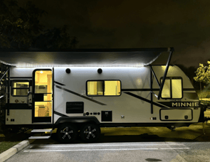 Winnebago Minnie Winnie 22M