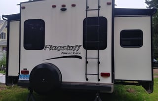 2016 Forest River RV Flagstaff Super Lite 27RLWS