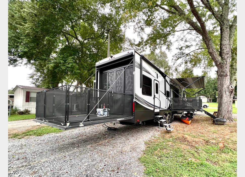 Toy Hauler rentals in Tavares