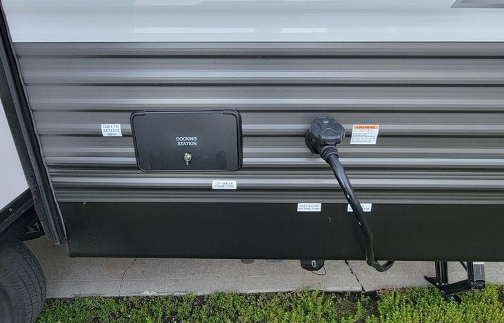 Outdoor Shower, Water Hookup, Electrical Hook Up, Tank Cleanout with Fresh Water