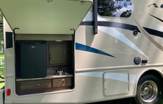 2017 Thor Motor Coach ACE 29.4