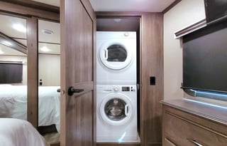 2022 Grand Design Solitude: High-End Comfort