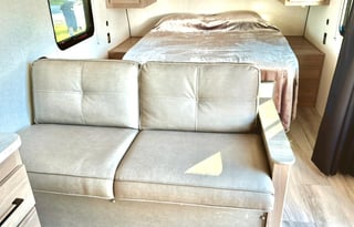 Brand New!!! 2025 Keystone RV Coleman CM23b25