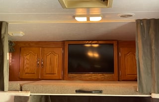 2004 Coachmen RV Leprechaun 315SS
