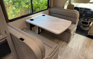 2025 Thor Chateau 21Z... 24 Ft... Easy to Drive...