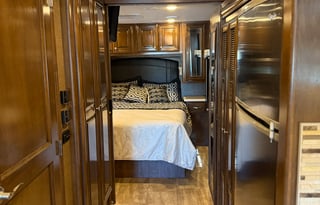 2017 Thor Motor Coach Palazzo 33.2