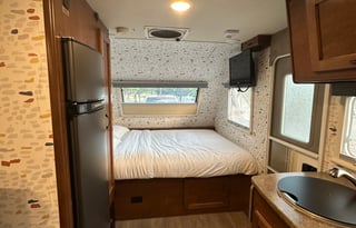 Lance Trailer 1575 – Easy Tow - Small Pet Friendly