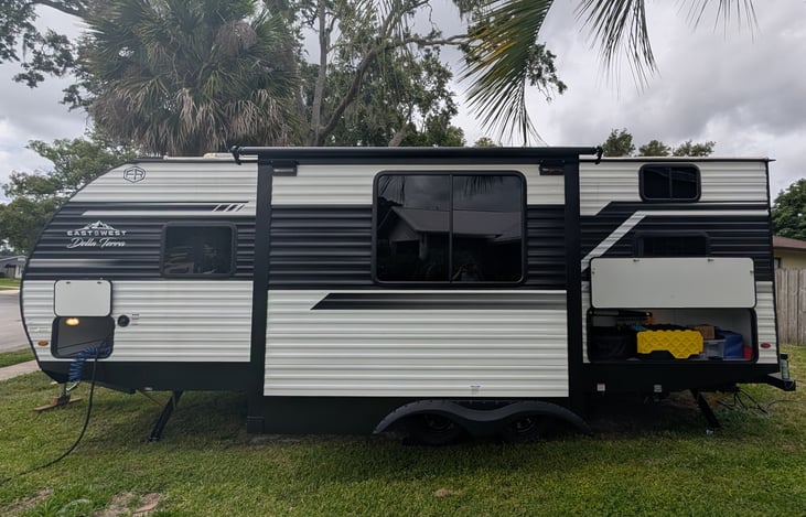 Side view, slide out