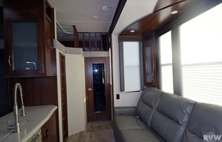 Heartland Cyclone 4113 Extreme toy hauler / bunk