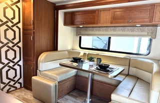 2017 Winnebago Minnie Winnie 27Q