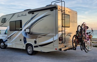 Thor Motor Coach Four Winds 24 Ft.- EARLY PICK UP