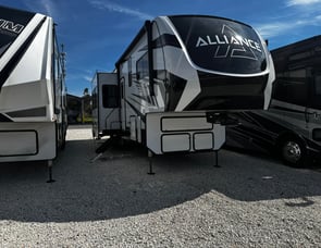 Alliance RV Valor 36V11