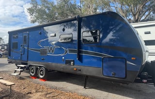 Sapphire: Winnebago bunk house • Roomy • WiFi