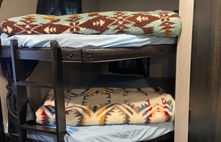 2x full bunks