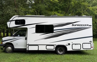 Forest River Sunseeker – Family Fun Easy to Drive