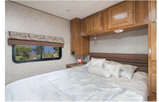 Arie's 2019 Thor Four Winds 29 foot C class